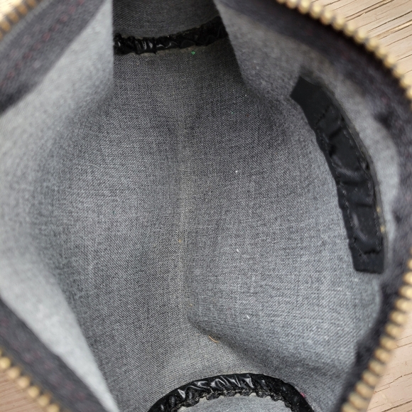 Vintage 90s y2k Esprit Black Vegan Leather Small Mini Oval Barrel Crossbody Bag - Picture 8 of 8